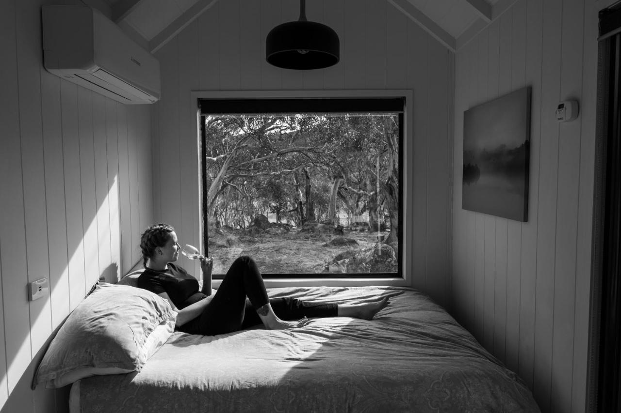 Big Yard Escapes - Two Off-Grid Tiny Houses On The Mowamba River Jindabyne Exterior foto