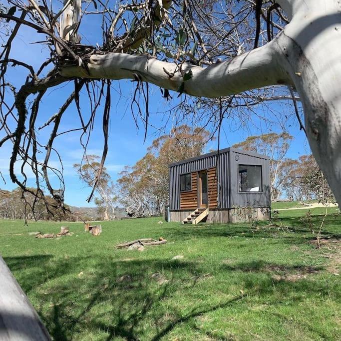 Big Yard Escapes - Two Off-Grid Tiny Houses On The Mowamba River Jindabyne Exterior foto