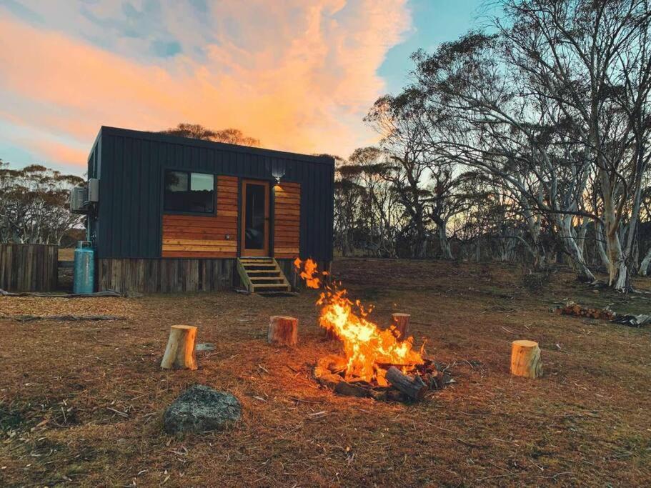 Big Yard Escapes - Two Off-Grid Tiny Houses On The Mowamba River Jindabyne Exterior foto